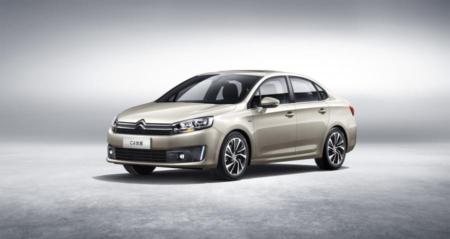  Citroen C4 Sedan 2015 года  (фото 16 из 20)